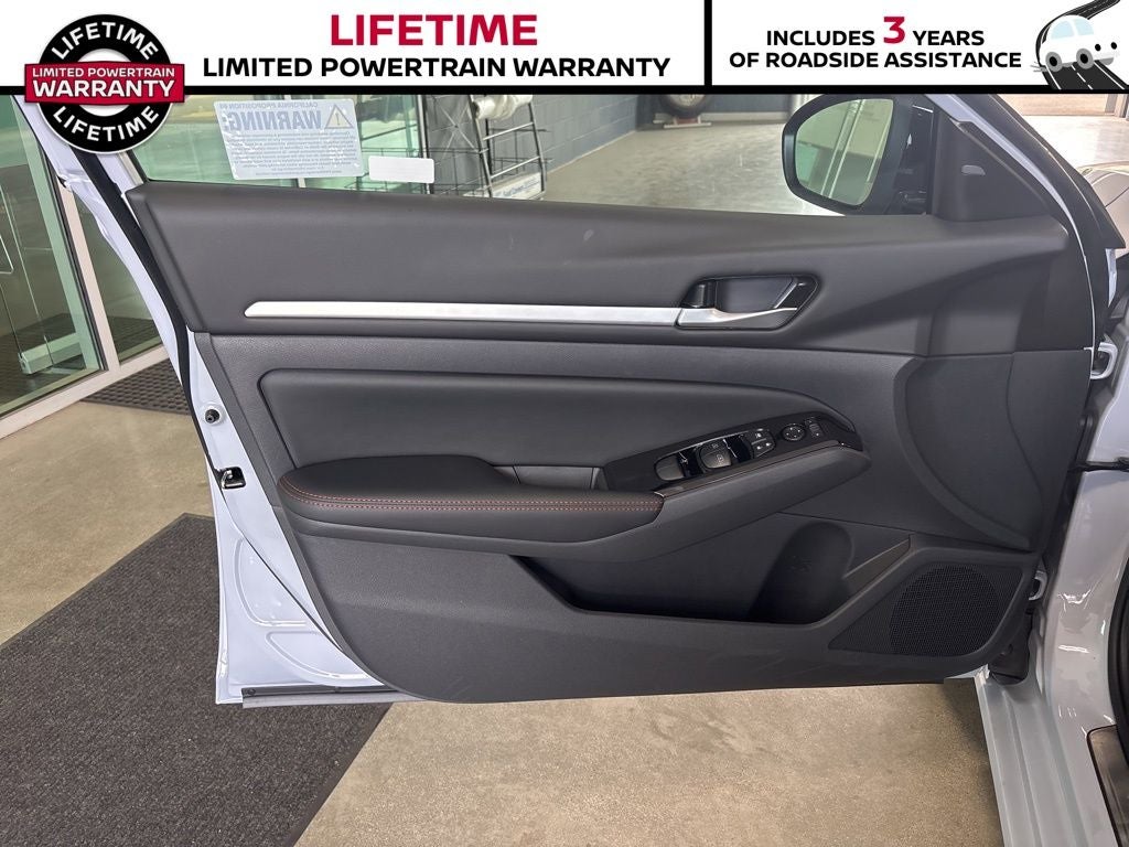 2025 Nissan Altima SR