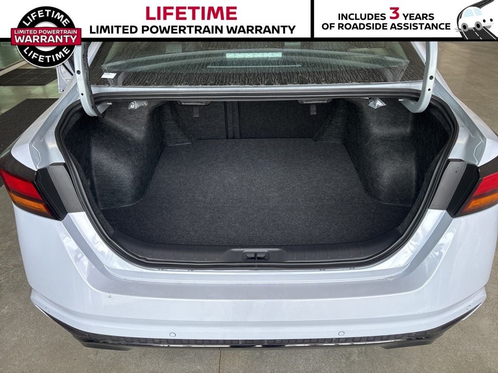 2025 Nissan Altima SR