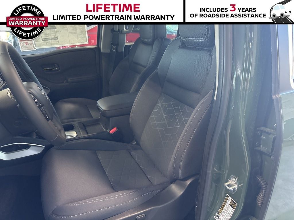 2025 Nissan Frontier Crew Cab SV