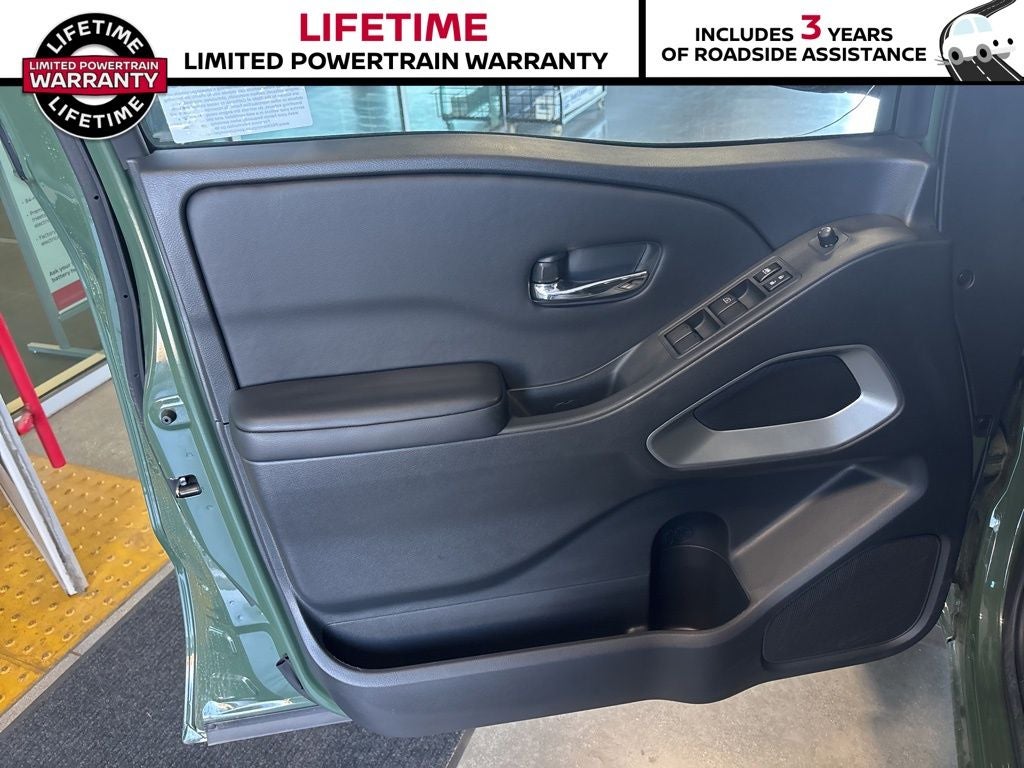 2025 Nissan Frontier Crew Cab SV