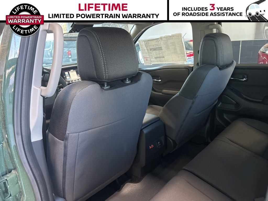 2025 Nissan Frontier Crew Cab SV