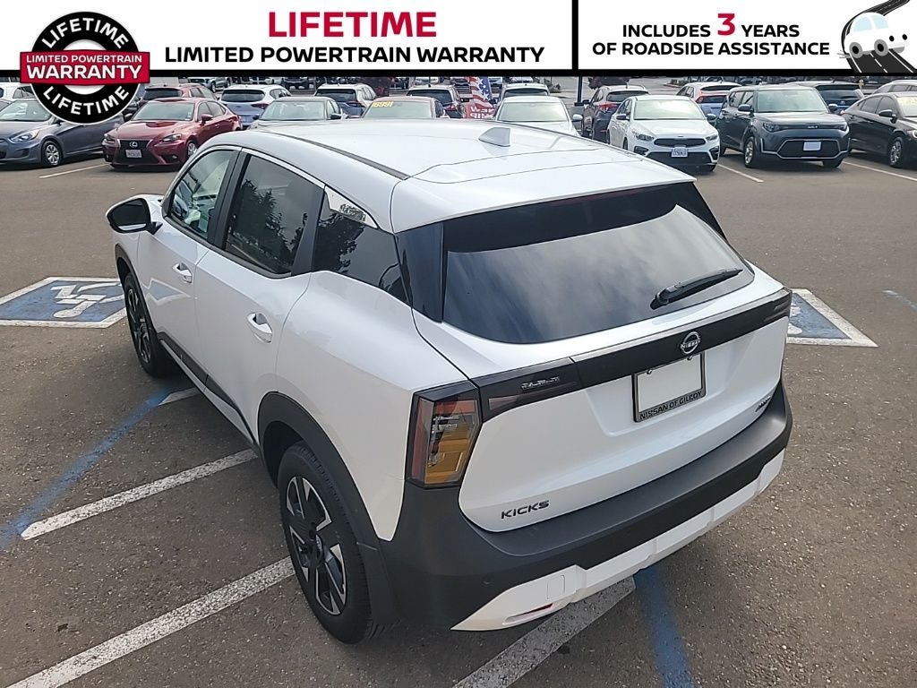 2025 Nissan Kicks SV
