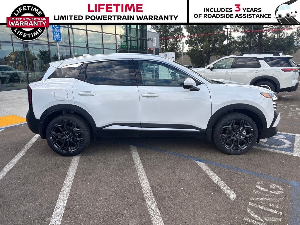 2025 Nissan Kicks SR