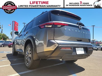 2025 Nissan Pathfinder SV