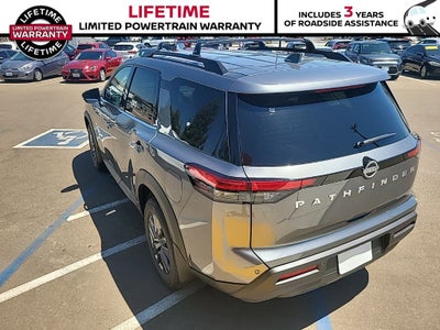 2025 Nissan Pathfinder SV