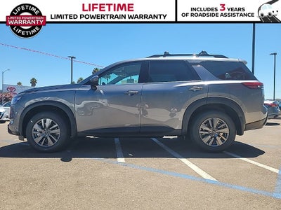 2025 Nissan Pathfinder SV