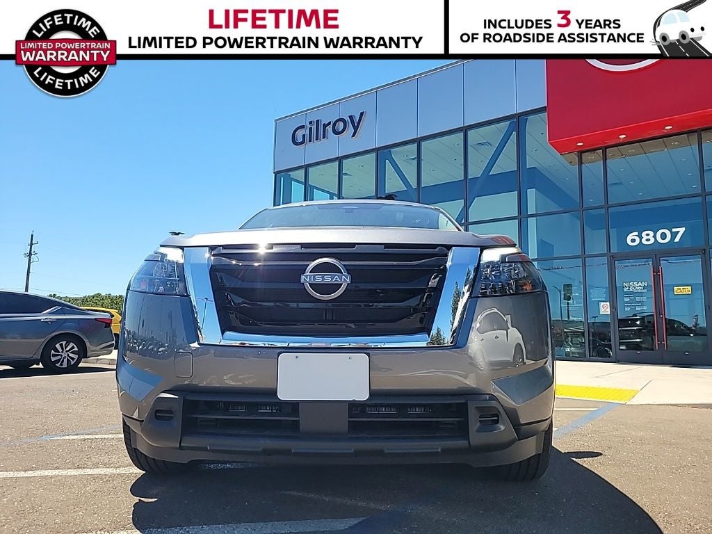 2025 Nissan Pathfinder SV