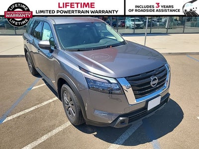 2025 Nissan Pathfinder SV