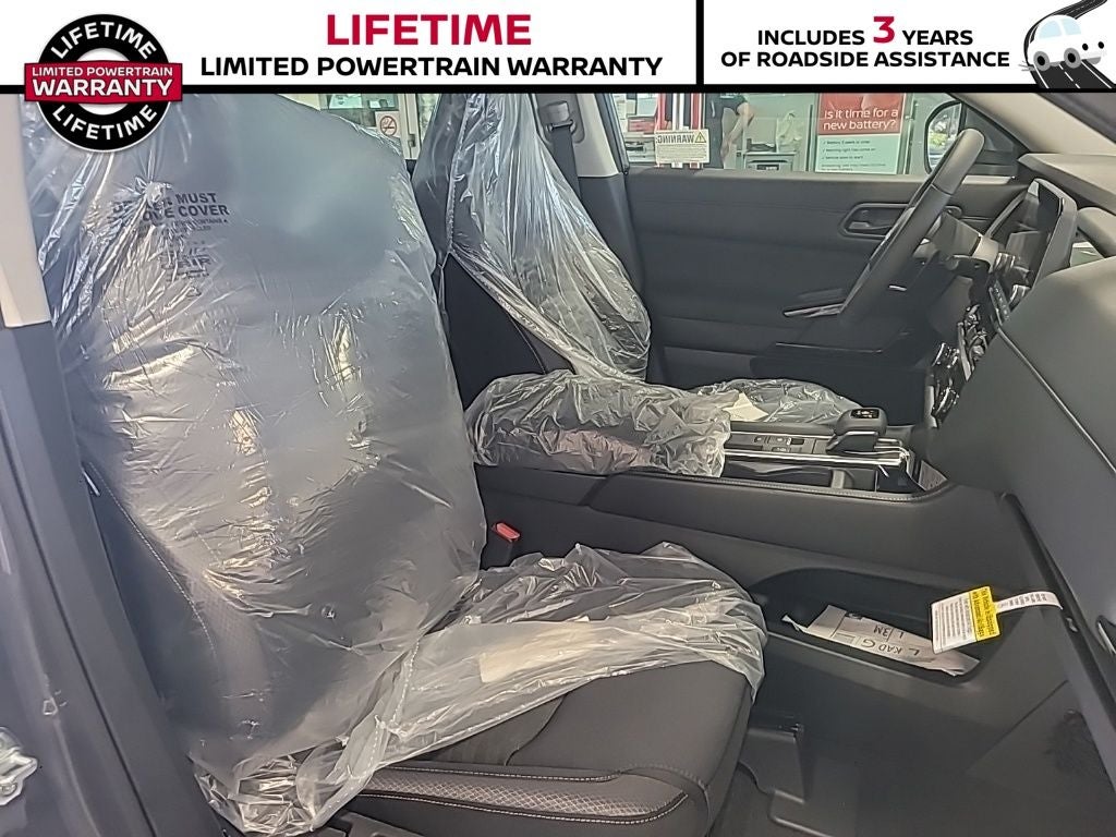 2025 Nissan Pathfinder SV