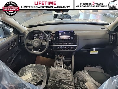 2025 Nissan Pathfinder SV