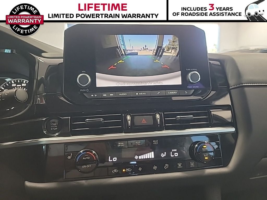 2025 Nissan Pathfinder SV