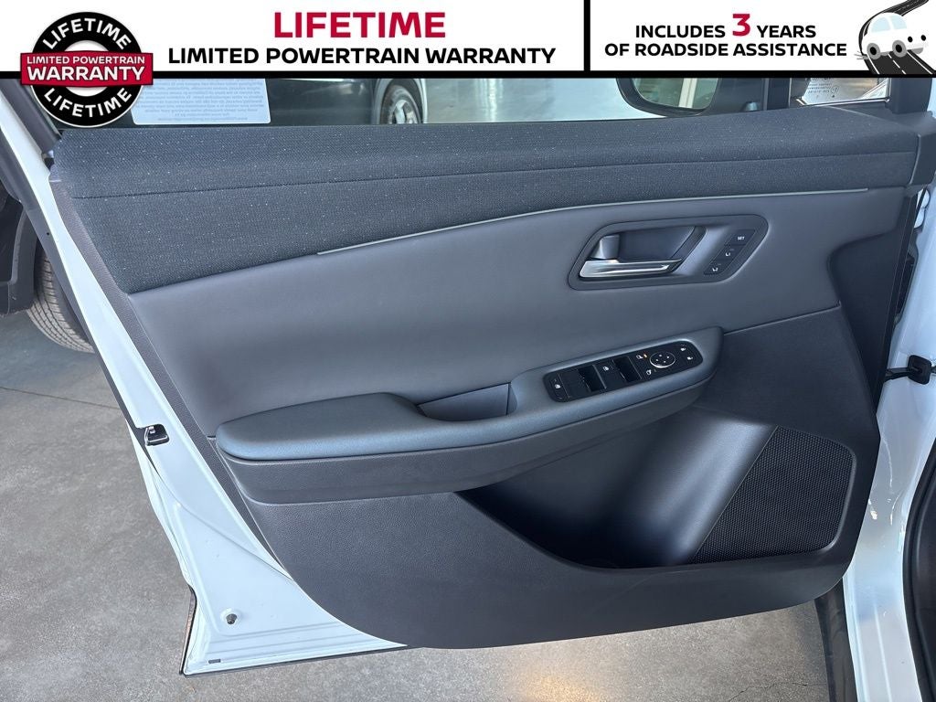 2026 Nissan LEAF Platinum+