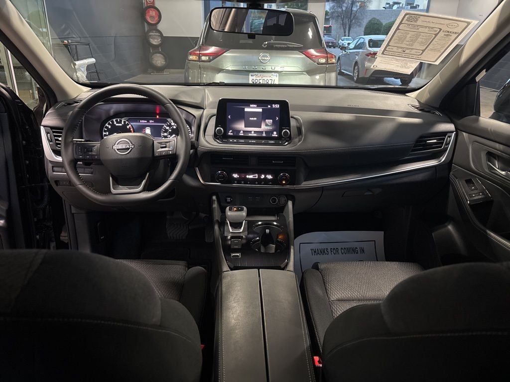 2025 Nissan Rogue SV